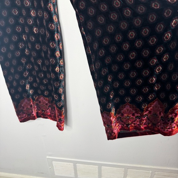 Trina Turk Palazzo Flare Damask Jacquard Velvet Like Print Pants size 10 - Picture 6 of 7